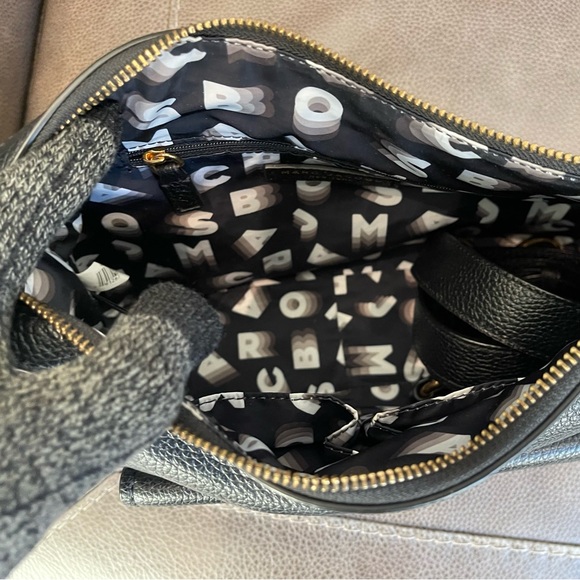 Marc Jacobs Lock That Messenger Crossbody - Picture 5 of 5
